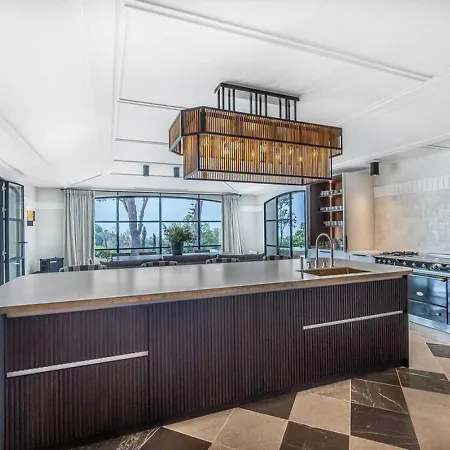 La Gratitud, Golden Mile, Holiday home
