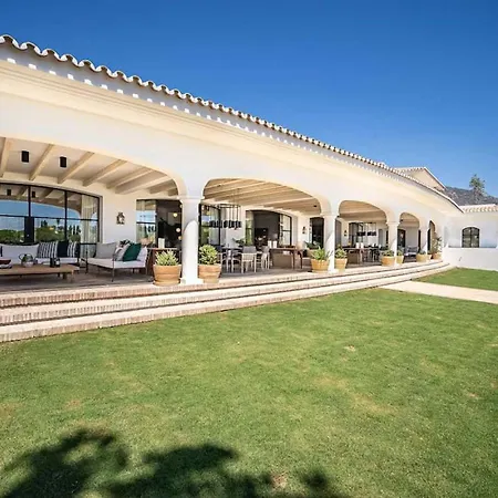 La Gratitud, Golden Mile, Holiday home *